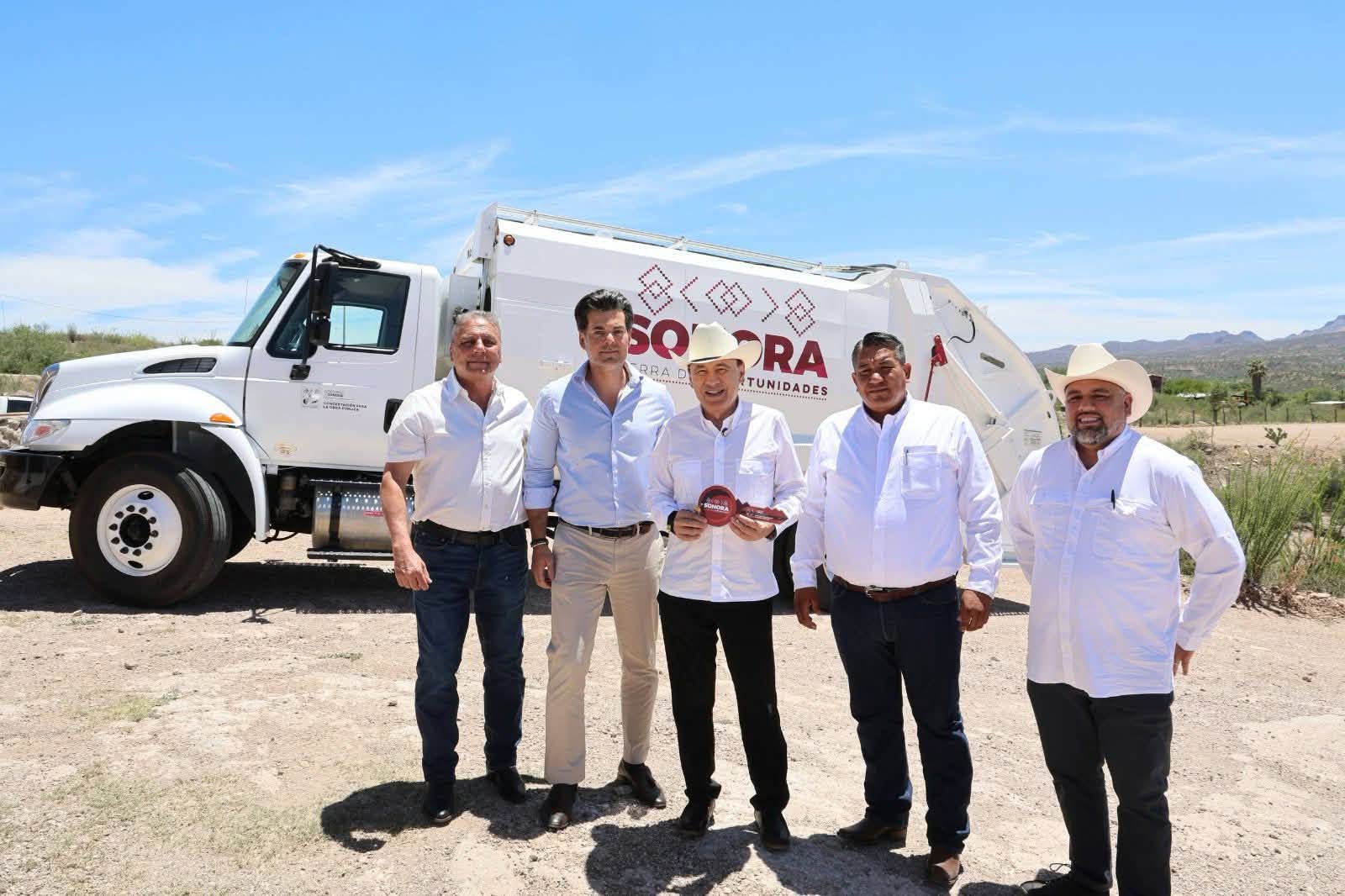 ENTREGA DE NUEVO CAMIÓN RECOLECTOR PARA FORTALECER LOS SERVICIOS PÚBLICOS
